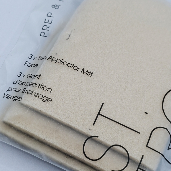 St. Tropez Tan Applicator Mitt for Face 3 Pack - Picture 3 of 4